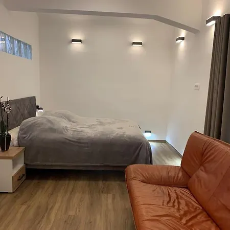 Apartment Art Center Lj